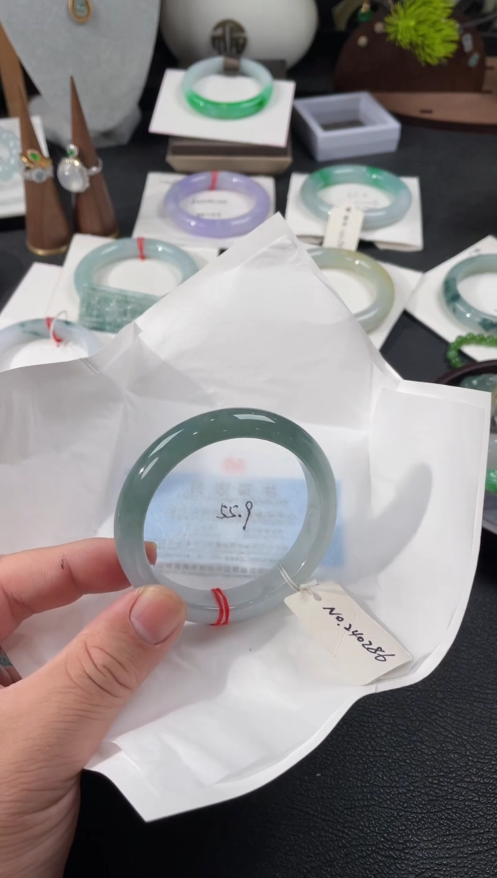 【闪购商品】翡翠手镯未镶嵌55.9正圈