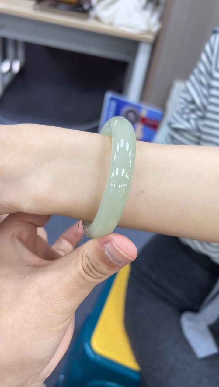 未镶嵌手镯和田玉55-56  w09