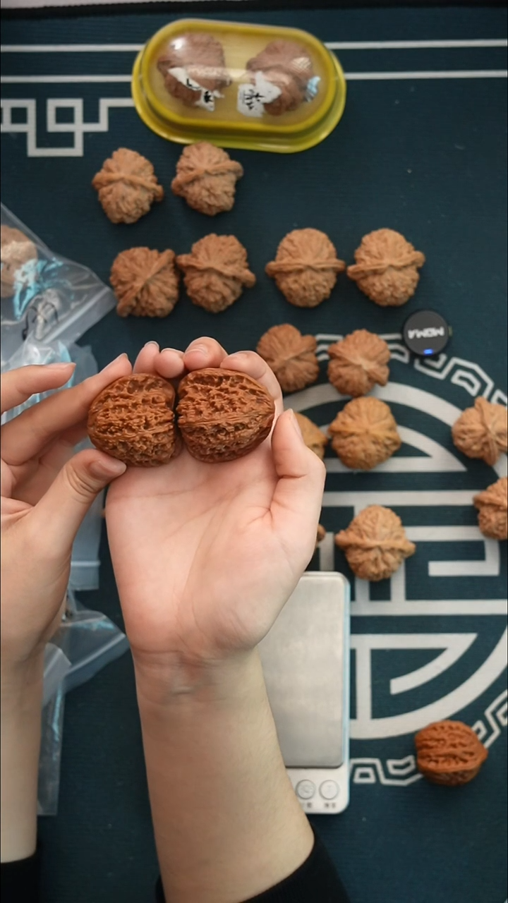 吊坠文玩核桃N*n三角疆