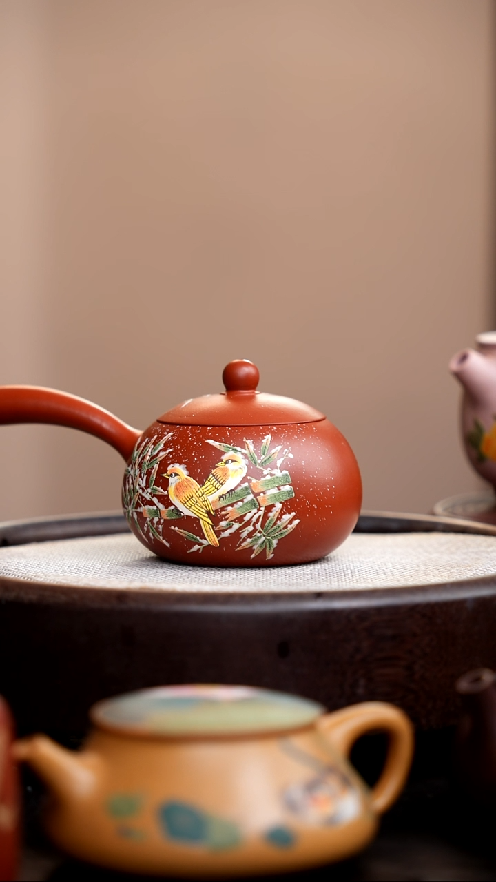 茶壶紫砂朱泥西施侧把泥绘雪景