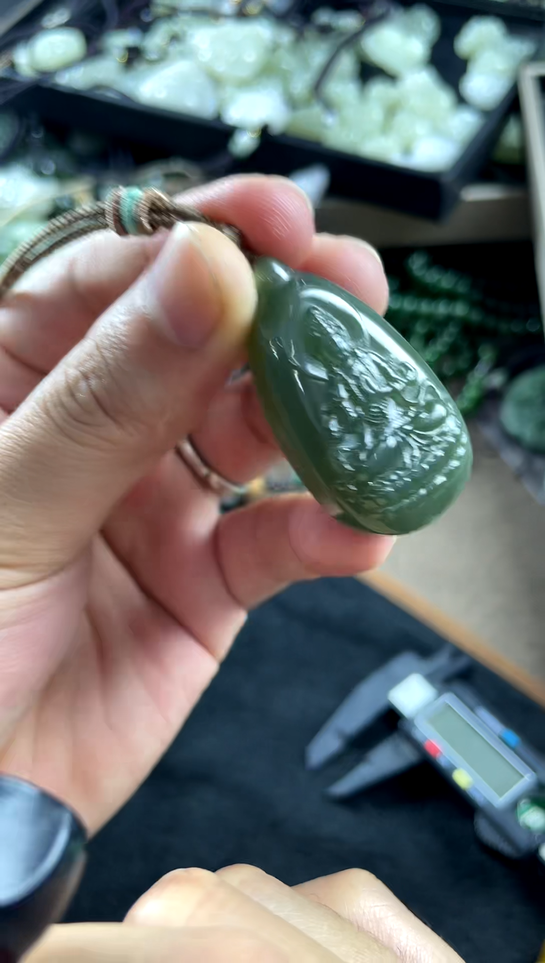 和田玉未镶嵌颈饰观音 微瑕