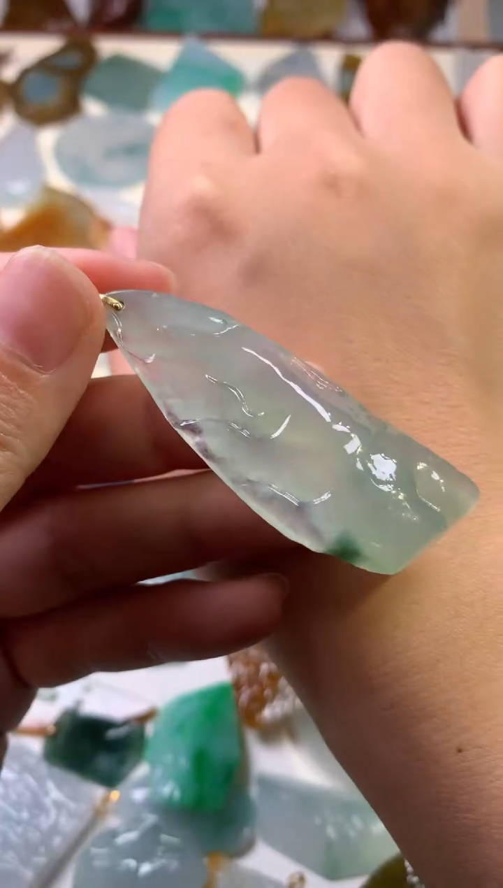 【闪购商品】翡翠颈饰18K金镶嵌吊坠