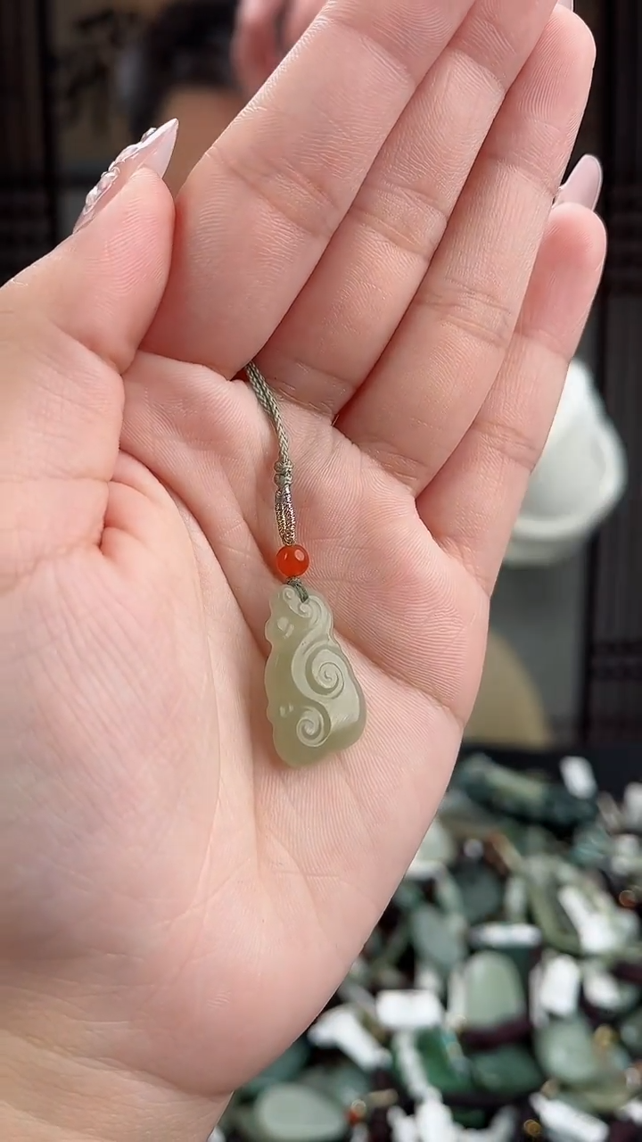 【闪购商品】和田玉（糖玉）颈饰未镶嵌多样性发货一物一拍