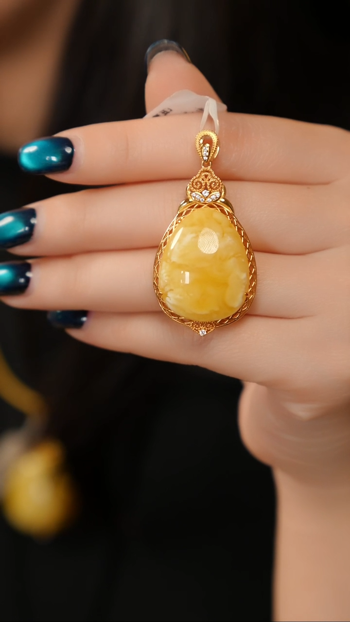 蜜蜡吊坠(赠链)银S925镶嵌水滴吊坠