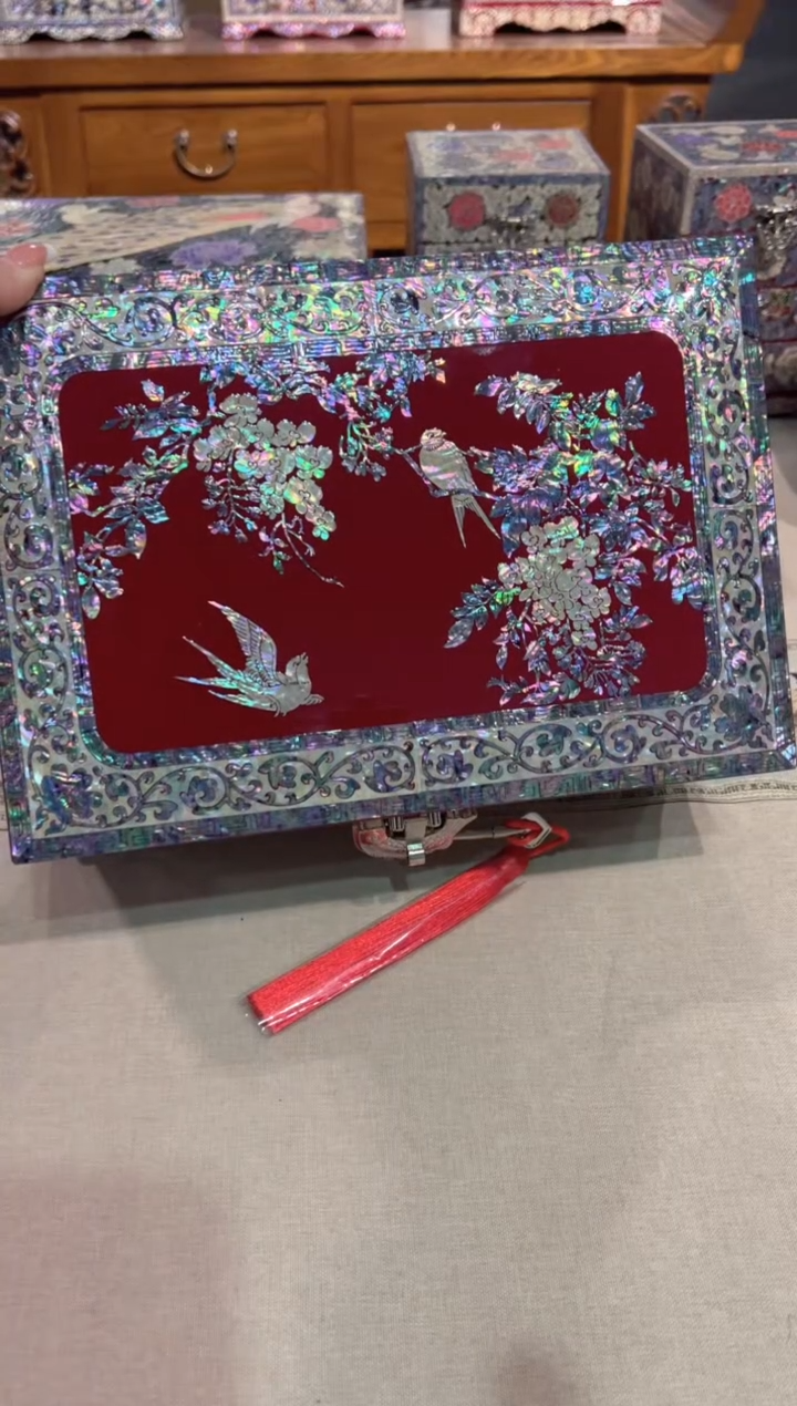 【闪购商品】鱼锁绒布底·弘贝雅螺钿漆器文化馆 