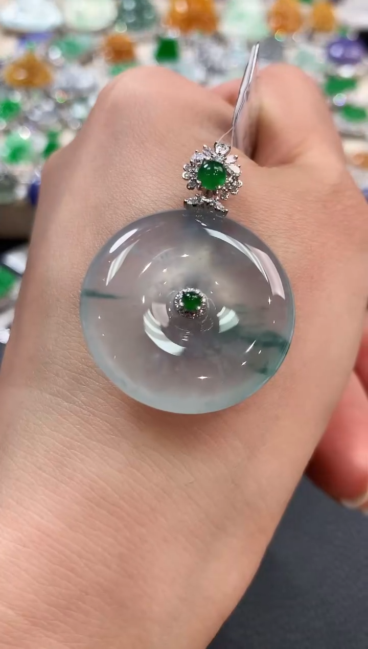 【闪购商品】翡翠吊坠(不含链)18K金镶嵌m100   