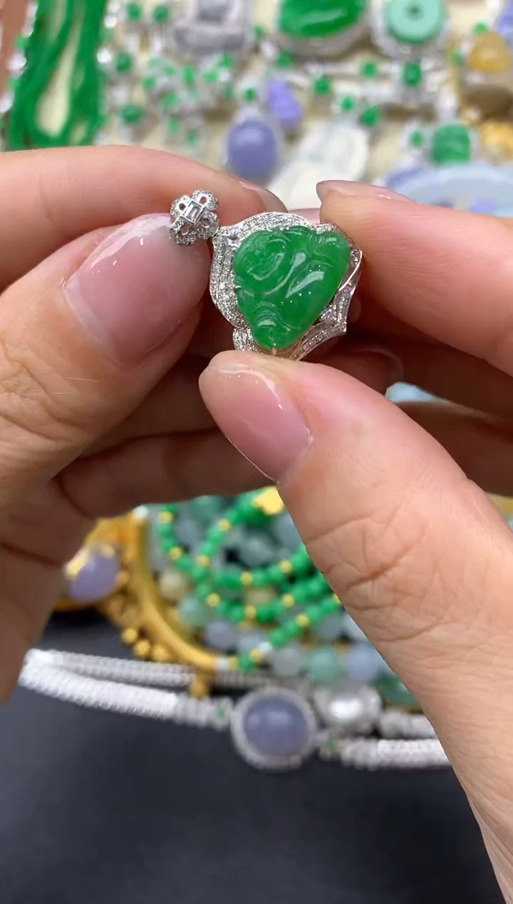 【闪购商品】翡翠颈饰18K金镶嵌560中国好珍宝