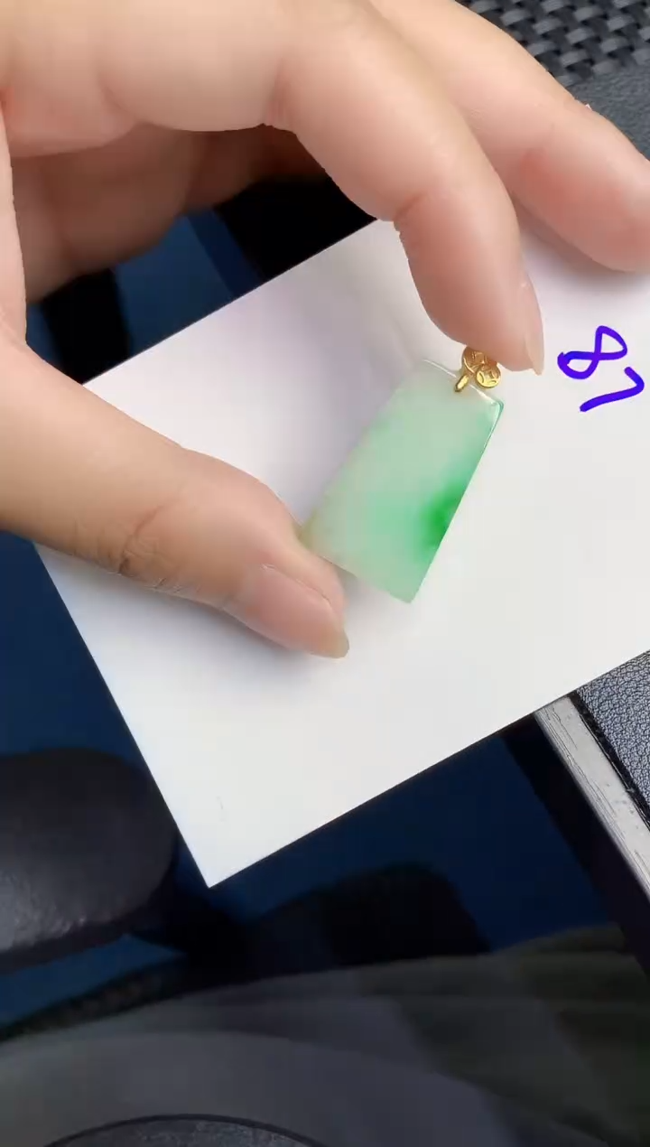 翡翠未镶嵌颈饰000000000