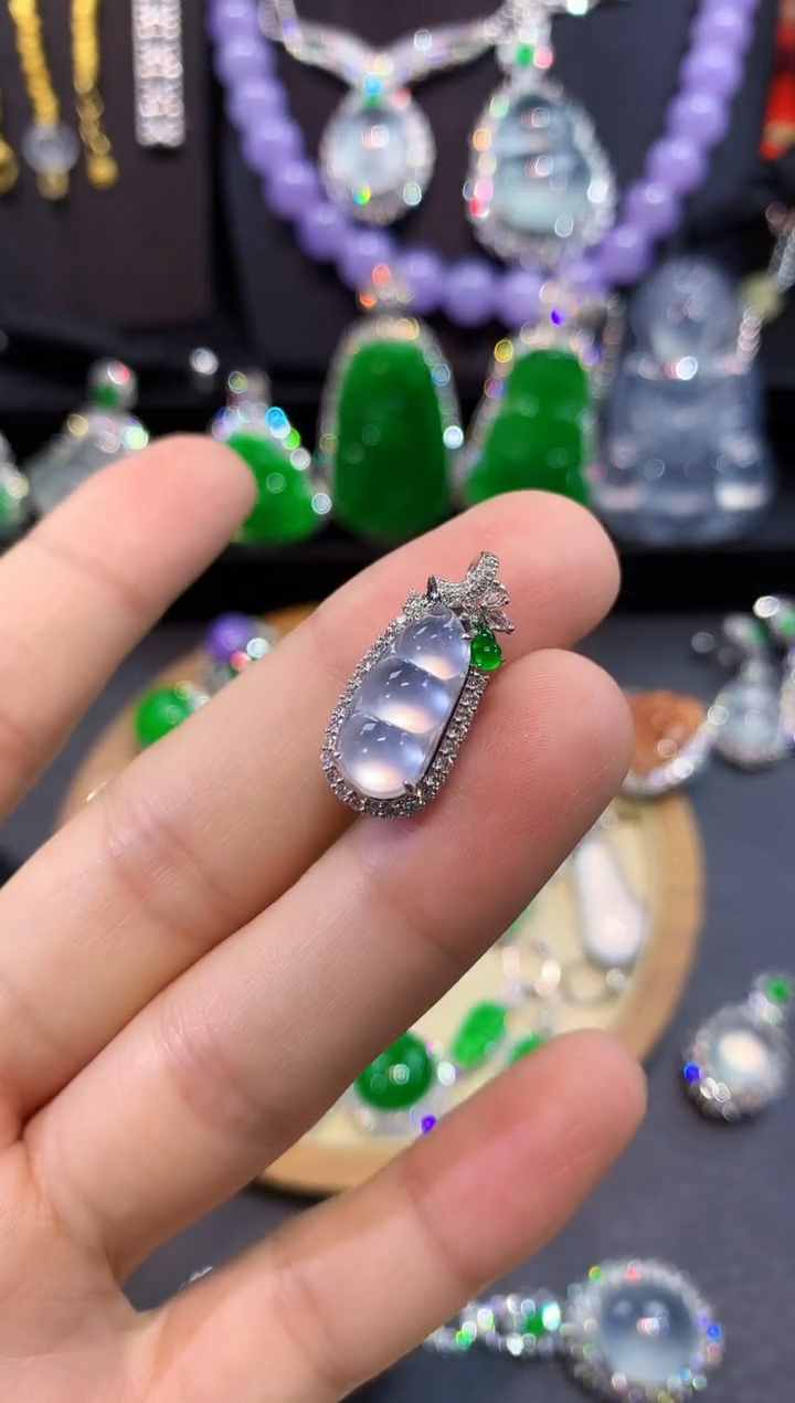 吊坠(不含链)18K金镶嵌翡翠豆子