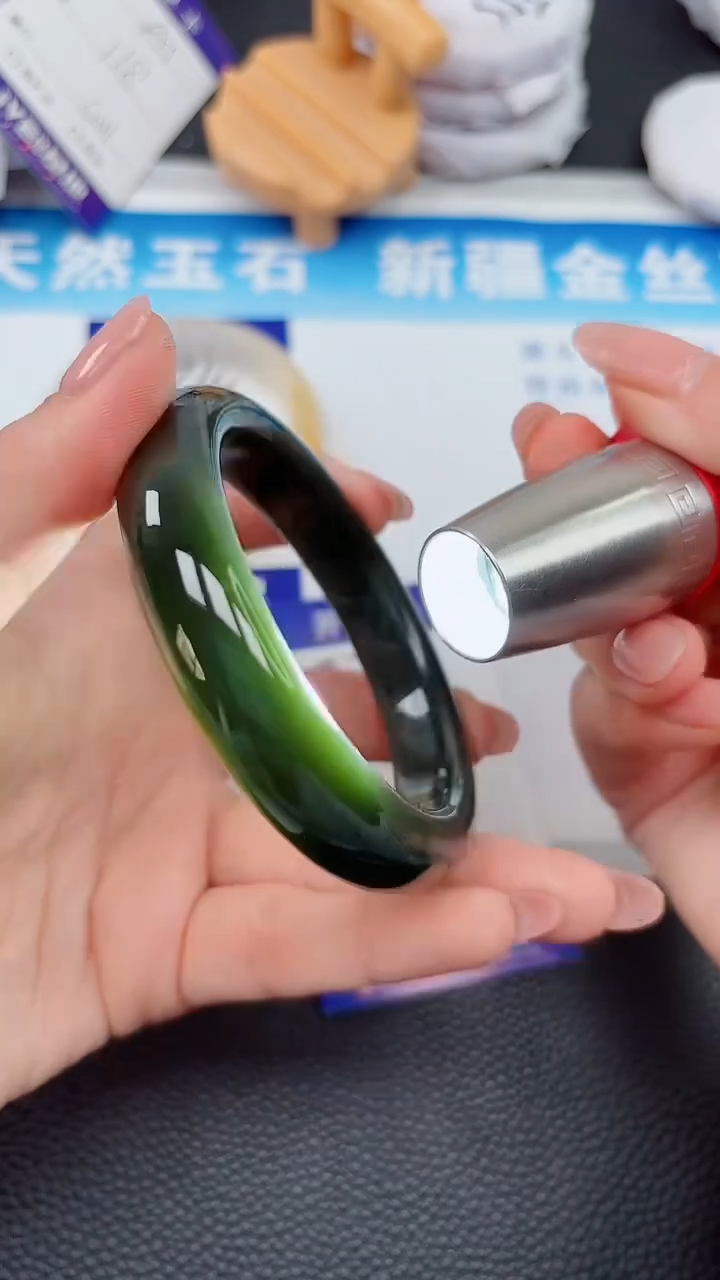 【闪购商品】和田玉手镯未镶嵌725