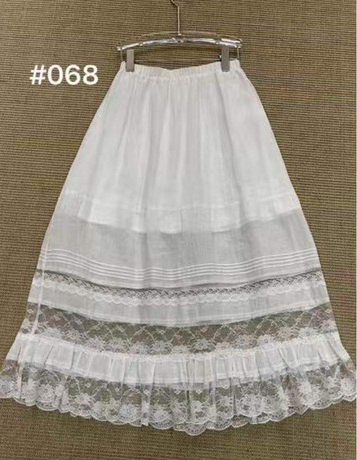 068【来自艾米精品】蕾丝镂空拼接欧货半裙白色