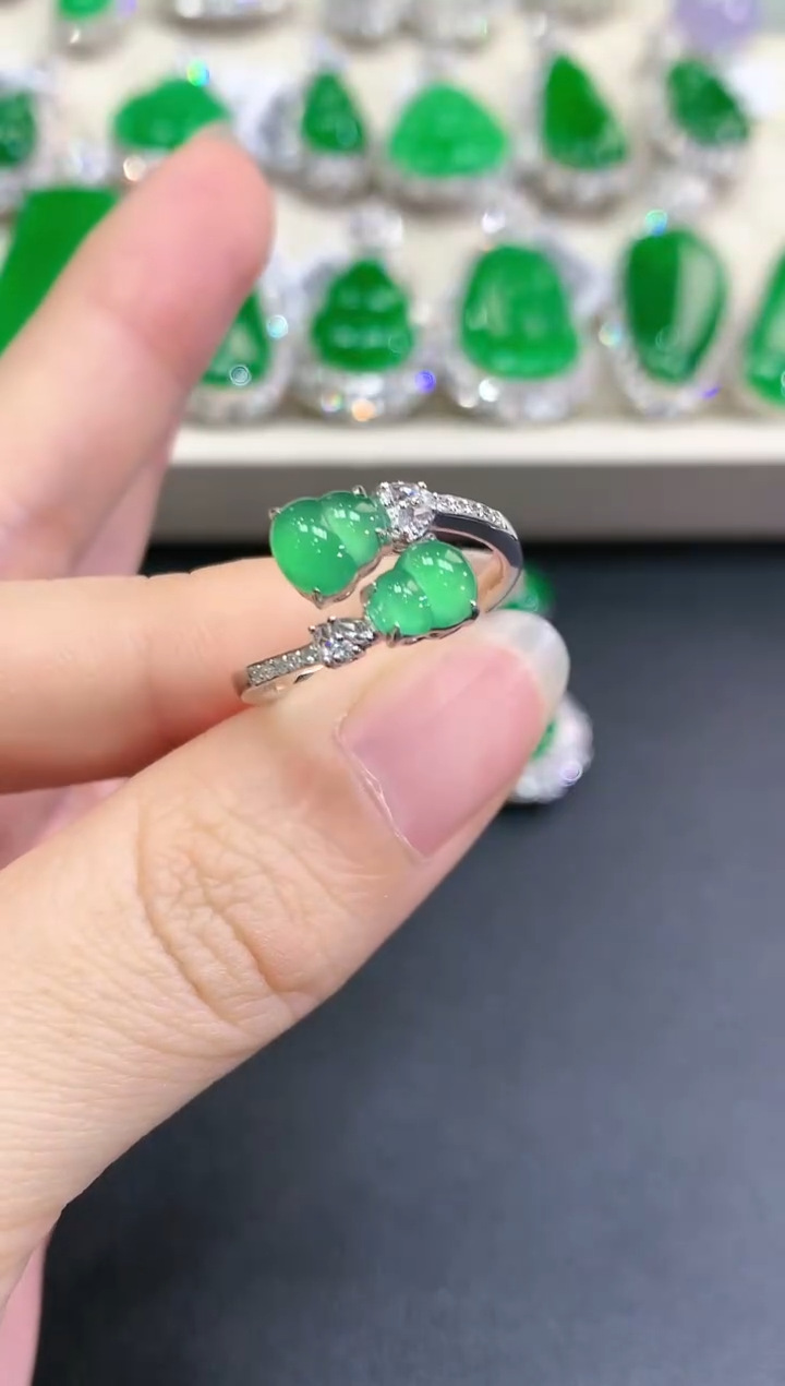 【闪购商品】翡翠戒指18K金镶嵌m18   
