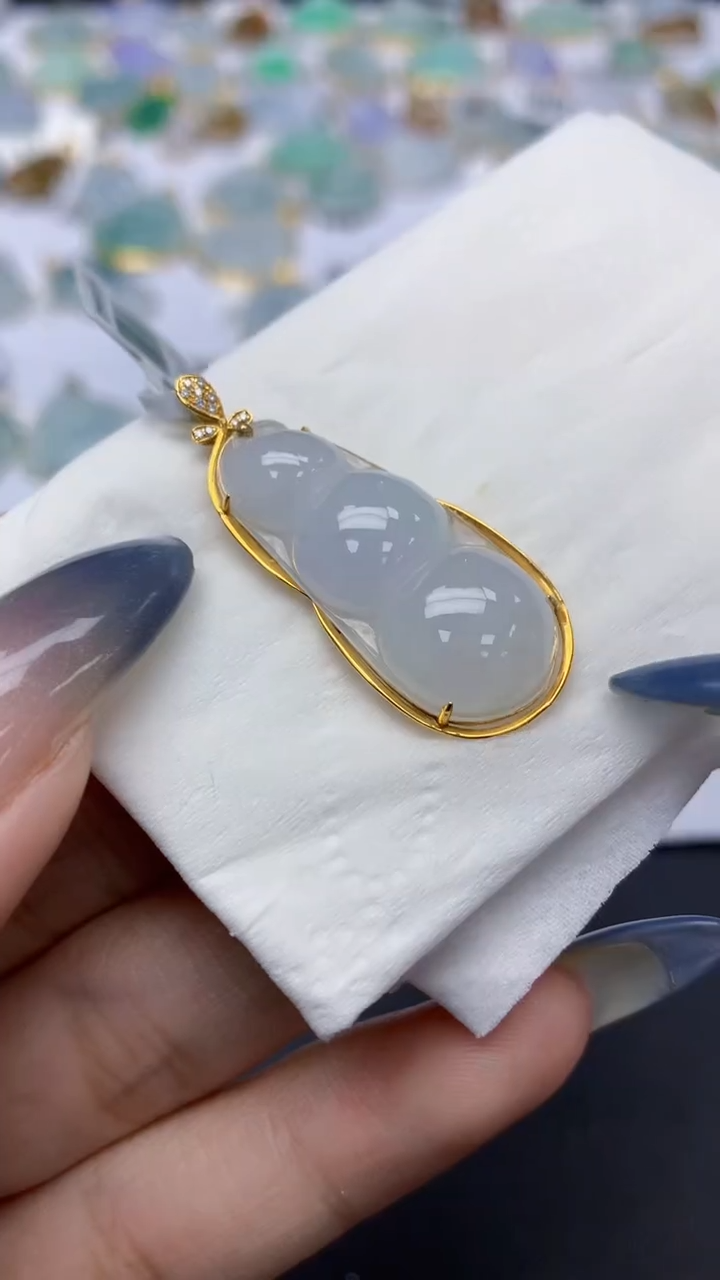 翡翠18K金镶嵌颈饰天然a货翡翠