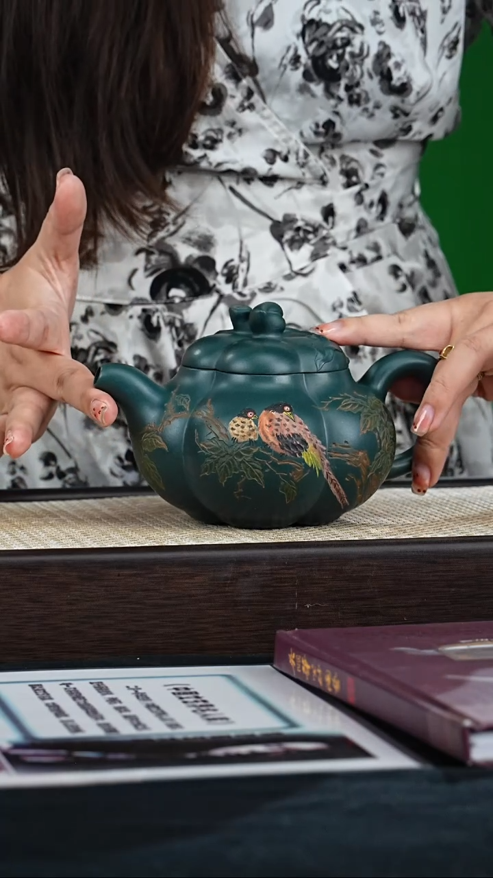 茶壶紫砂WSH上合桃 绿泥520cc
