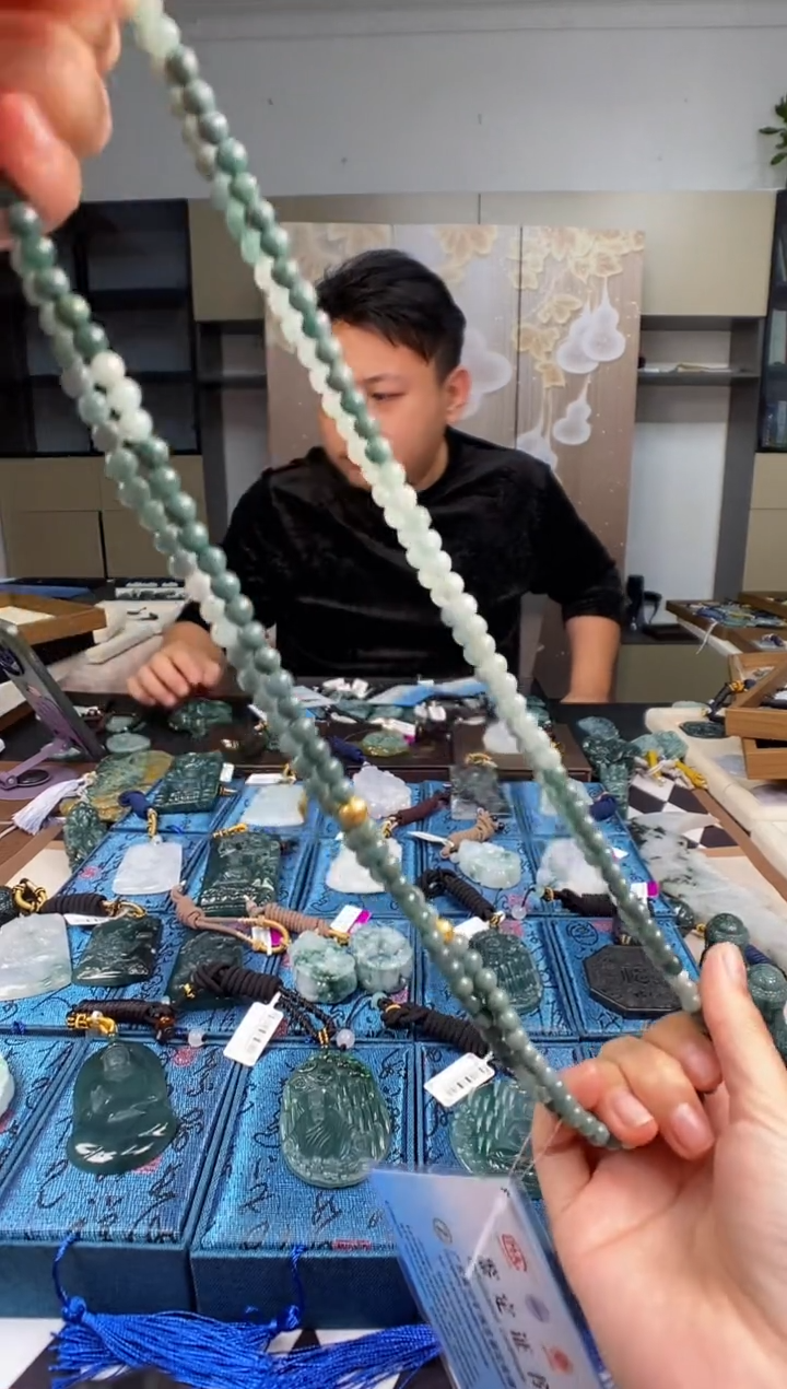 颈饰未镶嵌翡翠多样性发其一