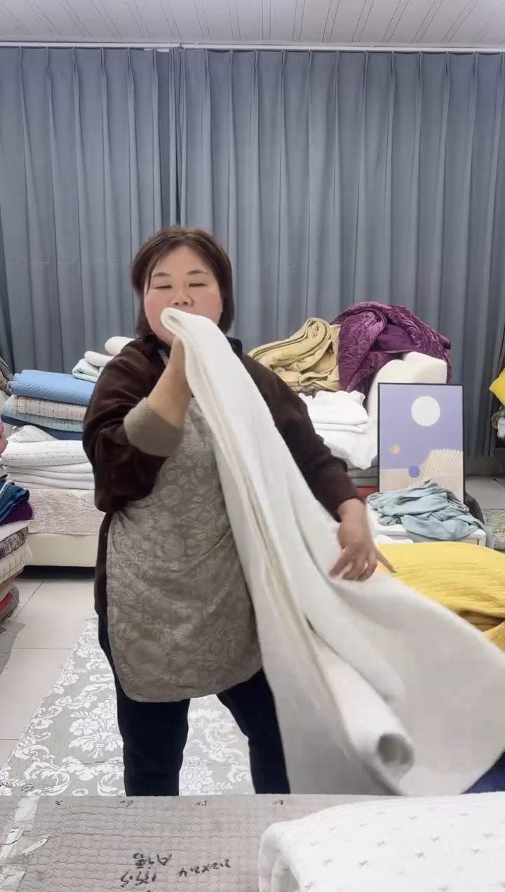 棉2.4*2.7波浪白色纯棉床盖微瑕