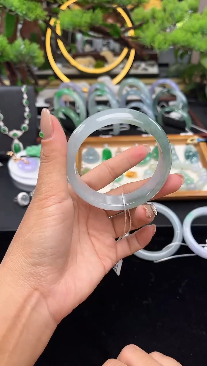 未镶嵌手镯翡翠手镯