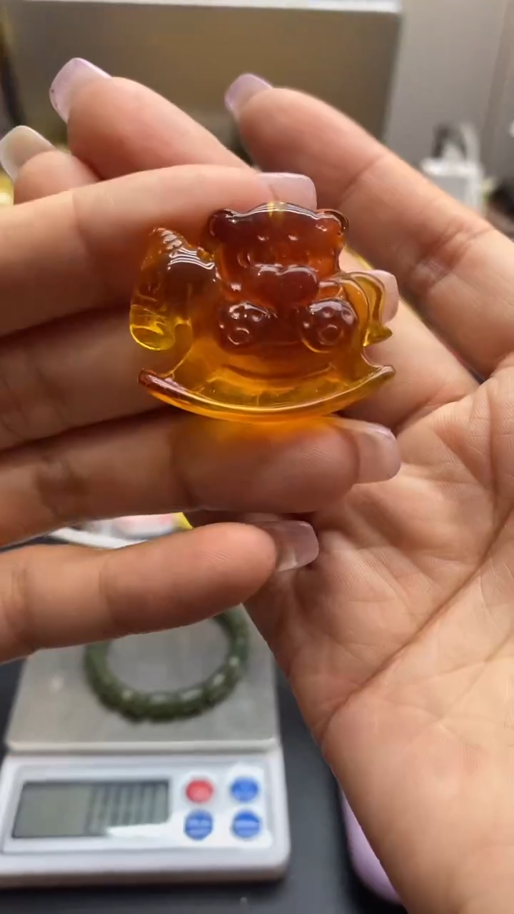 琥珀未镶嵌珠宝奇石8