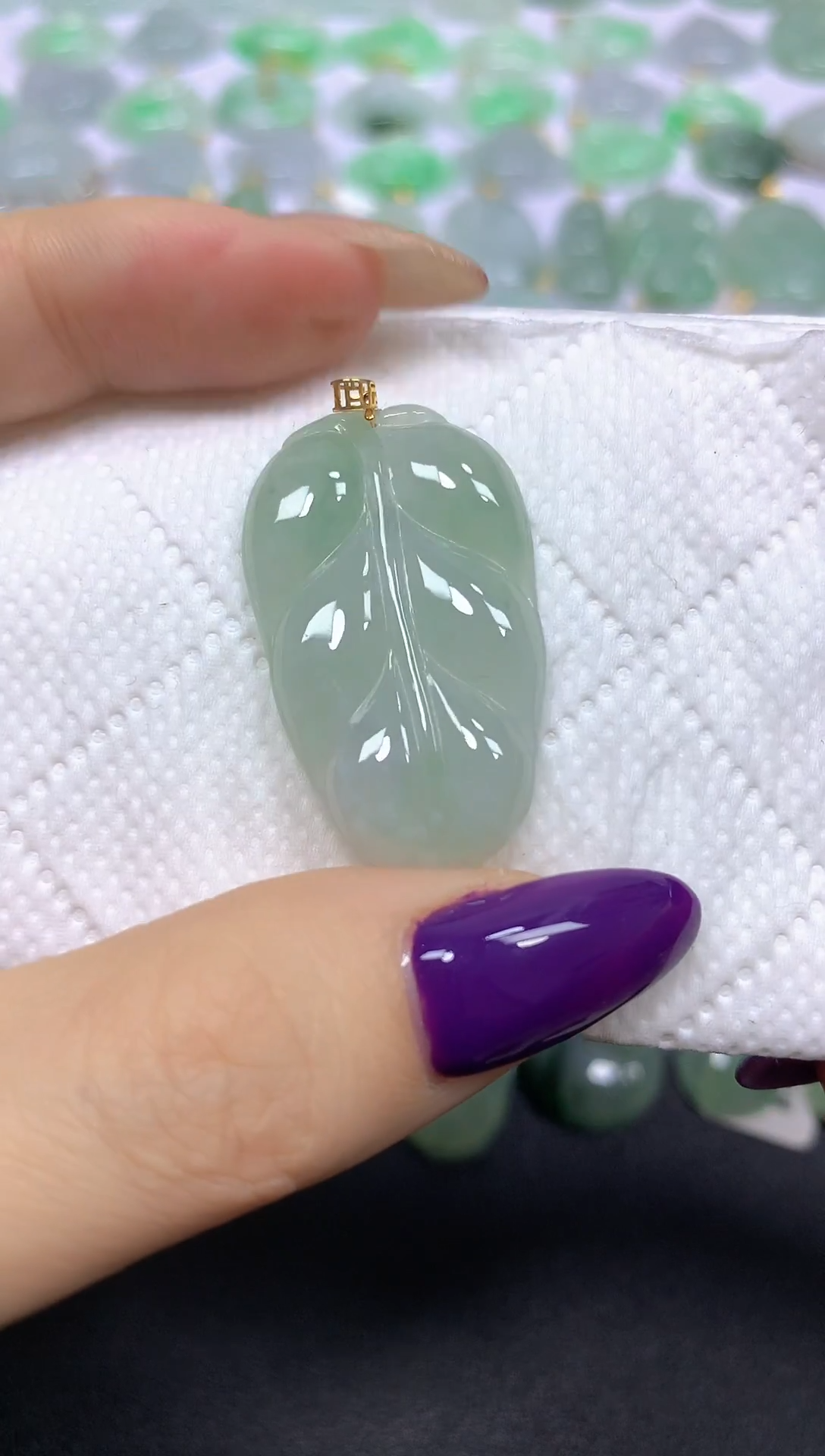 颈饰18K金镶嵌翡翠 