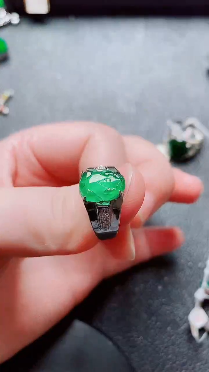 银S925镶嵌戒指翡翠1