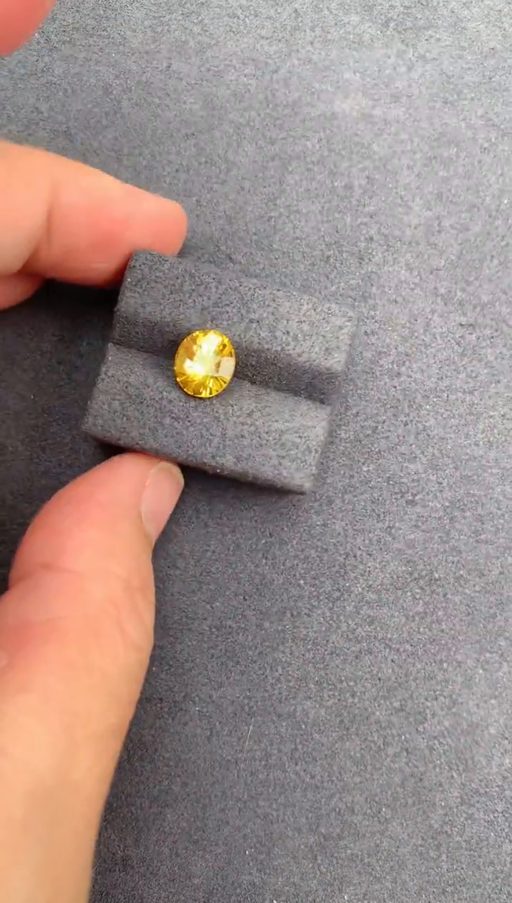 【闪购商品】彩色蓝宝石裸石未镶嵌2.6ct黄蓝宝