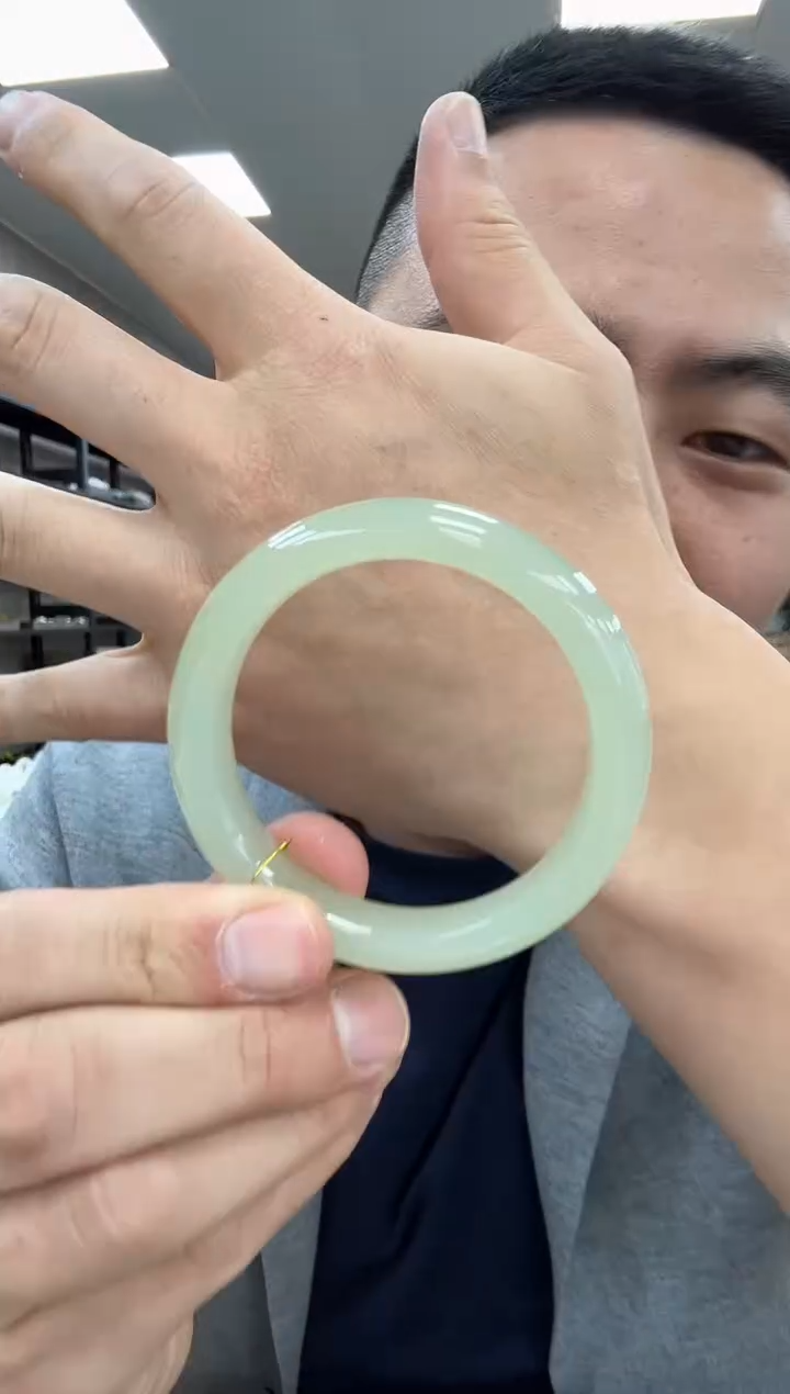 【闪购商品】和田玉手镯未镶嵌52  158