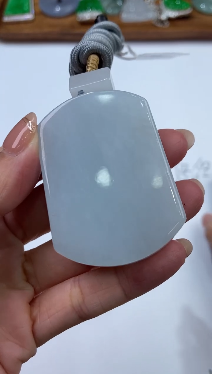 【闪购商品】翡翠未镶嵌颈饰2205502 