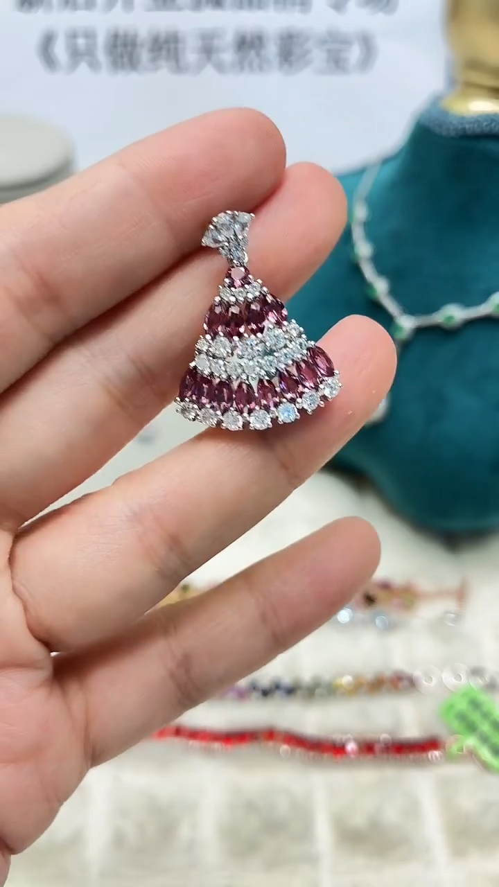 银S925镶嵌吊坠石榴石186ZB1122产品一个（多样性）