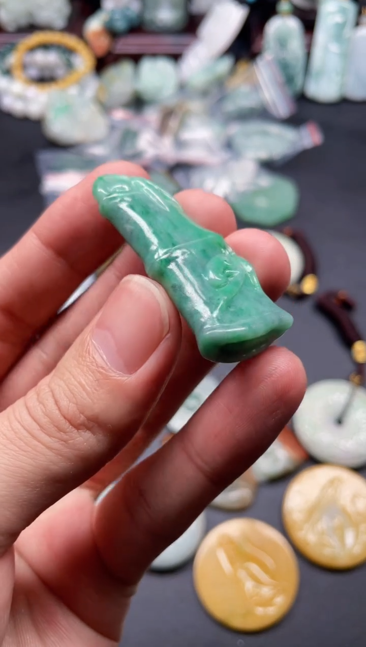颈饰未镶嵌翡翠七***安天然翡翠a货