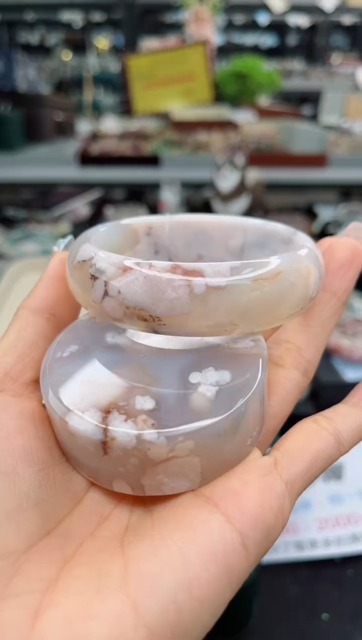 【闪购商品】石英质玉手镯未镶嵌61圈口（赠品镯心）1146573