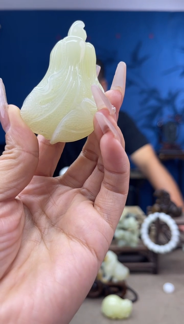 和田玉未镶嵌颈饰1