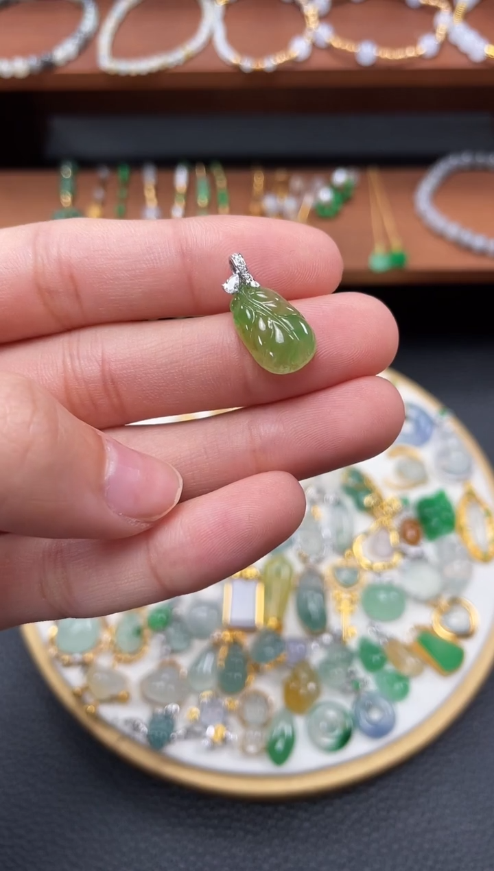 【闪购商品】翡翠吊坠(不含链)18K金镶嵌一个   JK105