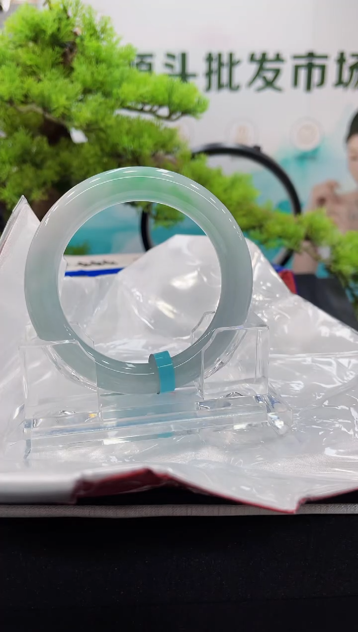 【闪购商品】翡翠手镯未镶嵌手镯