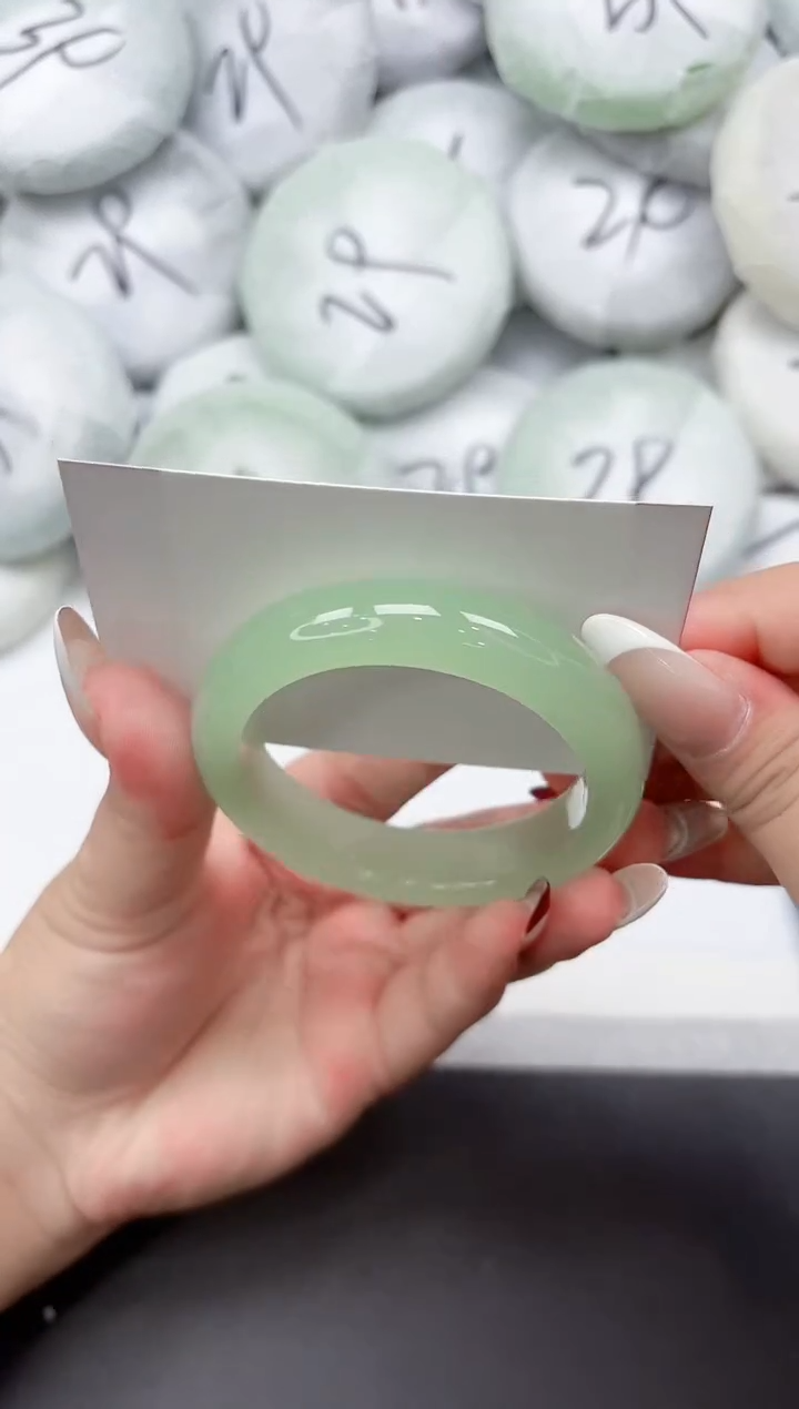 未镶嵌手镯石英质玉53-53.5