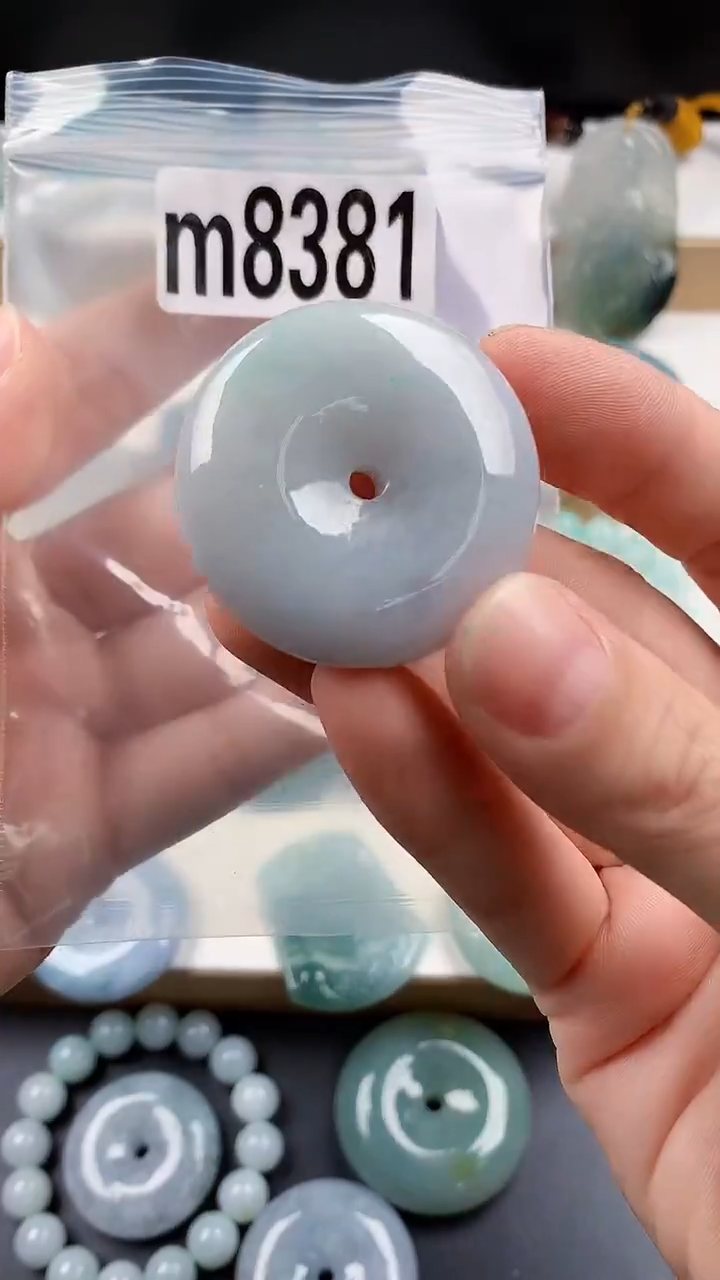 颈饰未镶嵌翡翠天然翡翠吊坠挂件