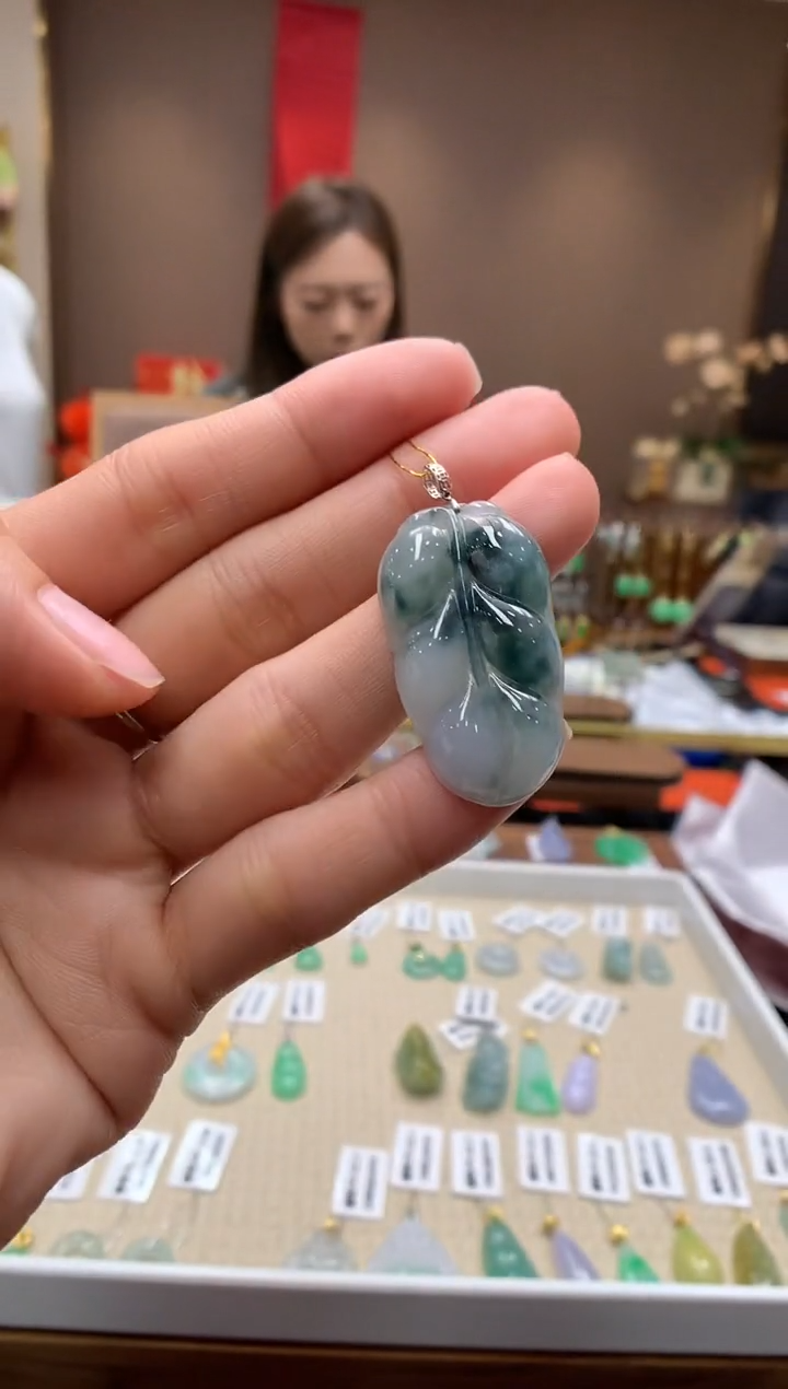 【闪购商品】翡翠颈饰18K金镶嵌叶子