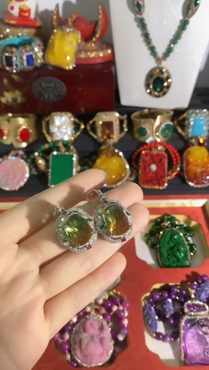 铜合金合成立方氧化锆耳环