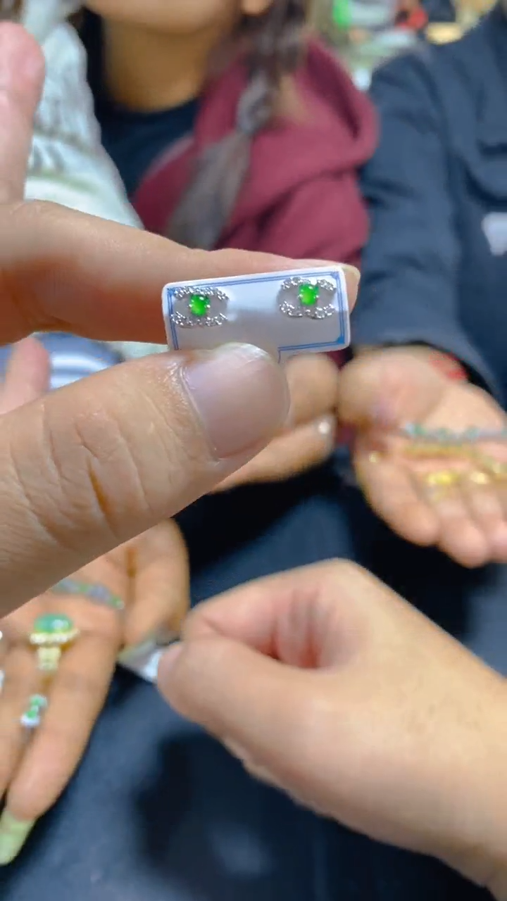 【闪购商品】翡翠耳饰未镶嵌0766523605多样性发一