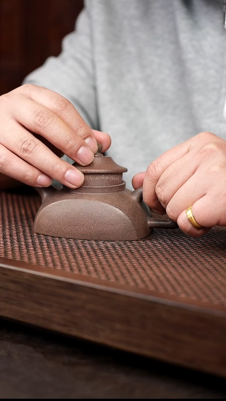 茶杯紫砂岩中泥笠瓦+龙归宝瓶