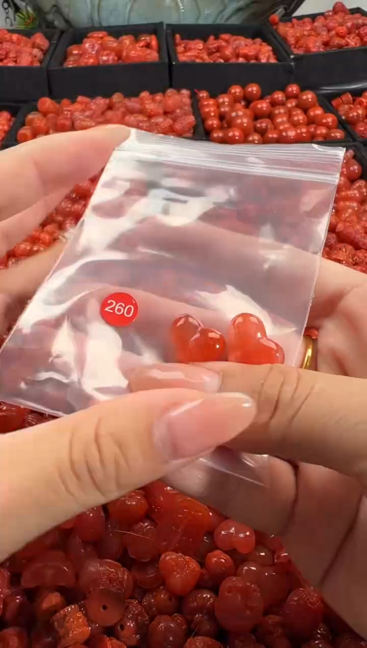 颈饰未镶嵌南红玛瑙1