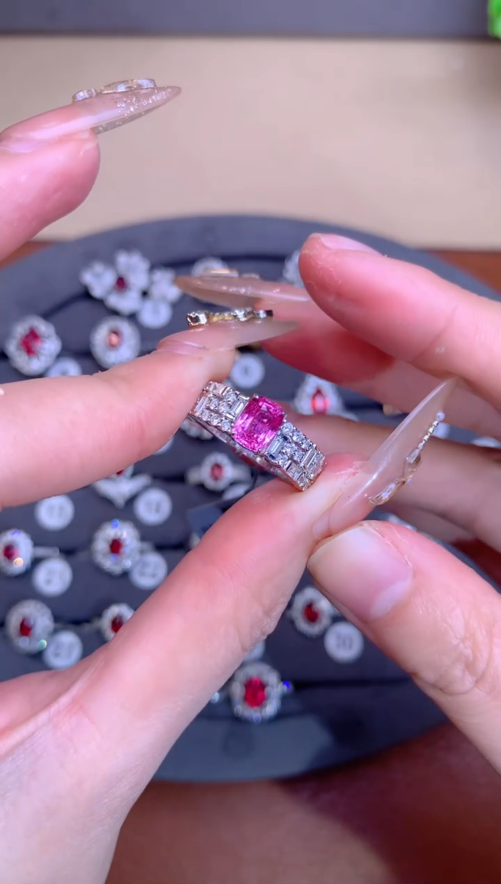 【闪购商品】彩色蓝宝石戒指18K金镶嵌1.6CT  无烧帕帕拉恰