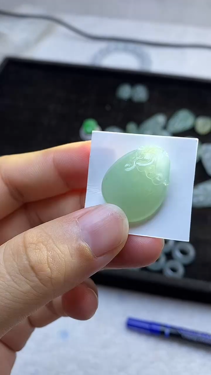 定制翡翠未镶嵌挂件