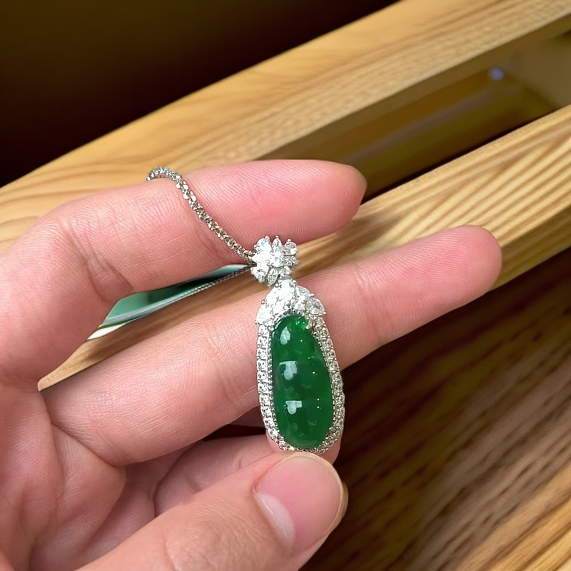 天然翡翠A货阳绿福豆吊坠