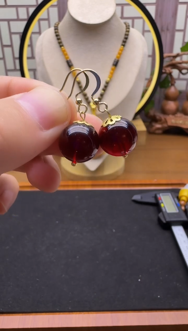 血珀14K金镶嵌耳饰E120       