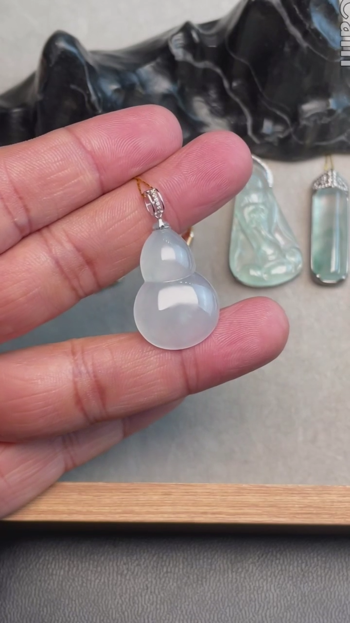 【闪购商品】翡翠吊坠(不含链)18K金镶嵌天然缅甸翡翠A货