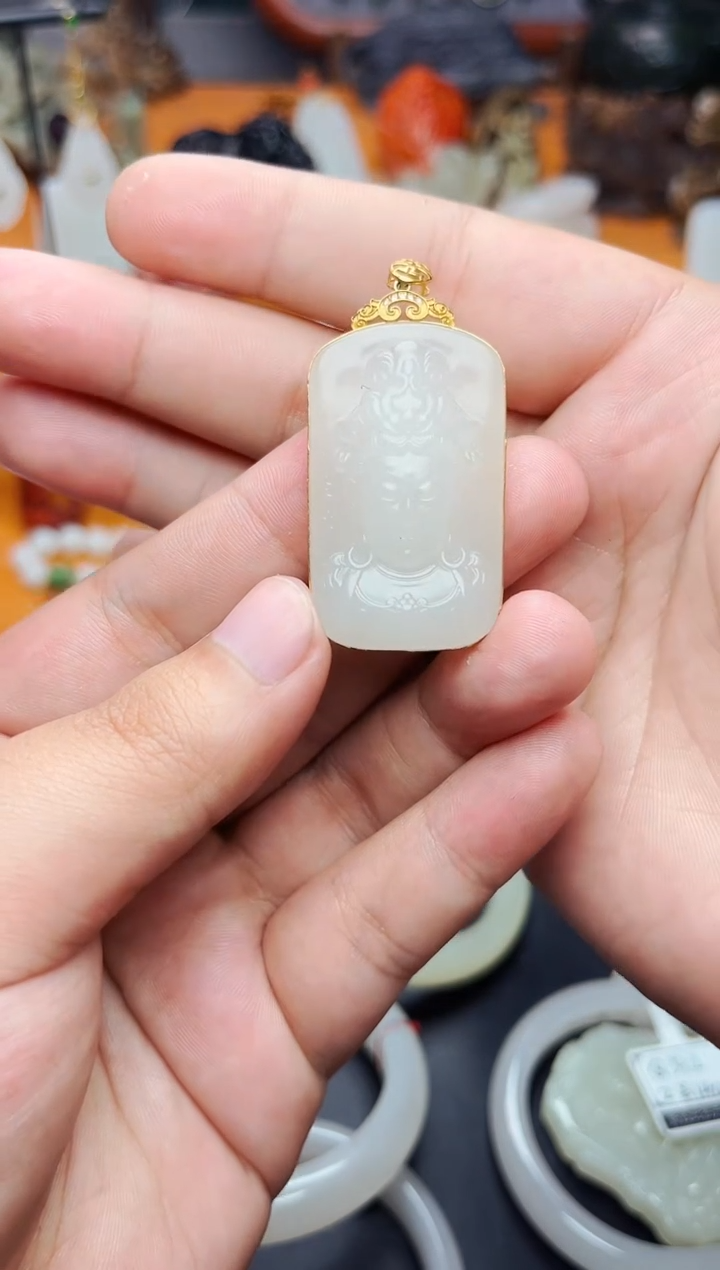 【闪购商品】和田玉颈饰18K金镶嵌观音01