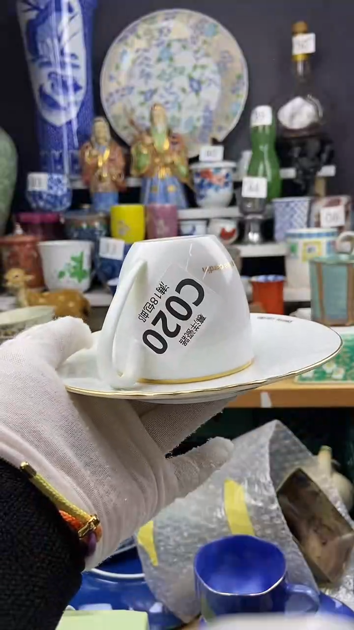 【闪购商品】女神节快乐，点关注亮灯牌，感谢支持