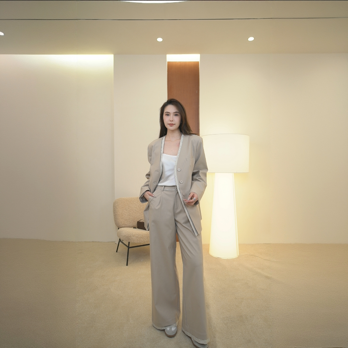 【衣小姐精选】精纺羊毛双层门襟无领女士西装套装