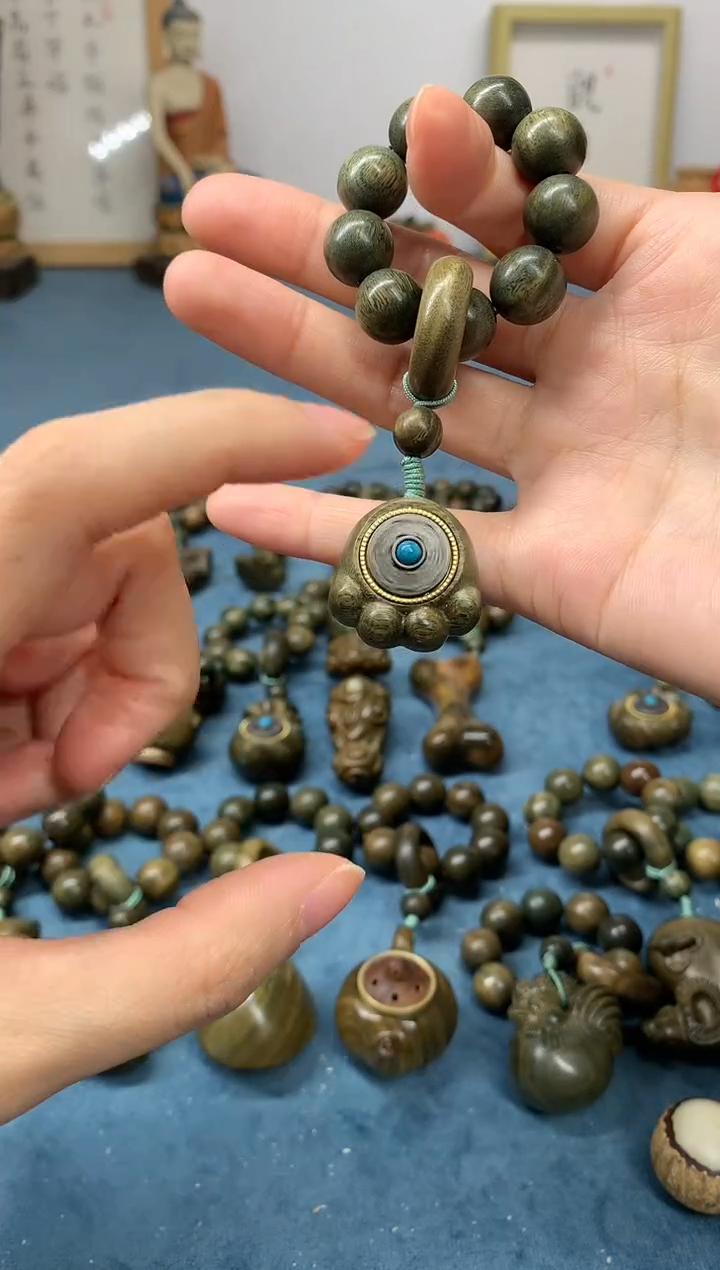 【闪购商品】维腊木（绿檀）把件猫爪转转 盘玩件