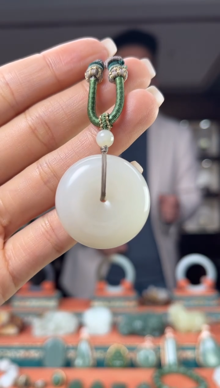 颈饰未镶嵌和田玉佩佩30mm左右